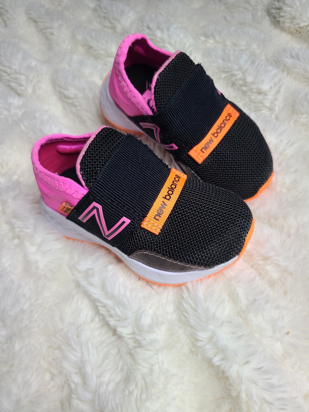 New Balance Baby Girls Slip-On Sneakers - Black & Pink Size 5
